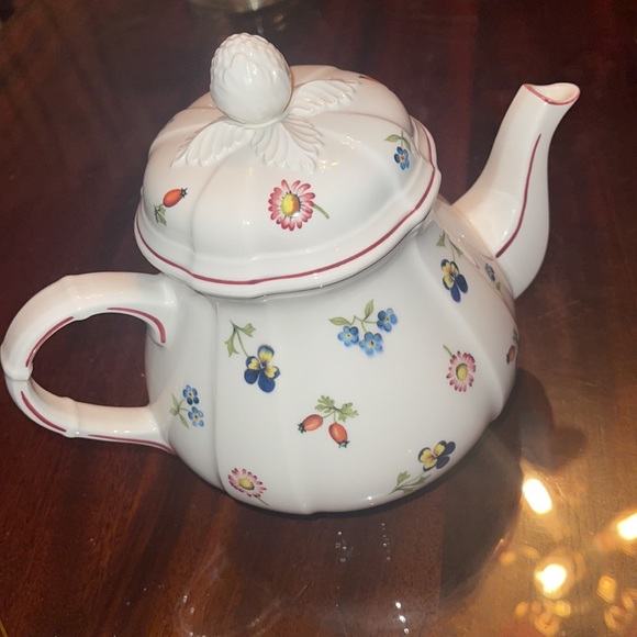 Villeroy & Boch Petite Fleur Tea Pot - Picture 3 of 11